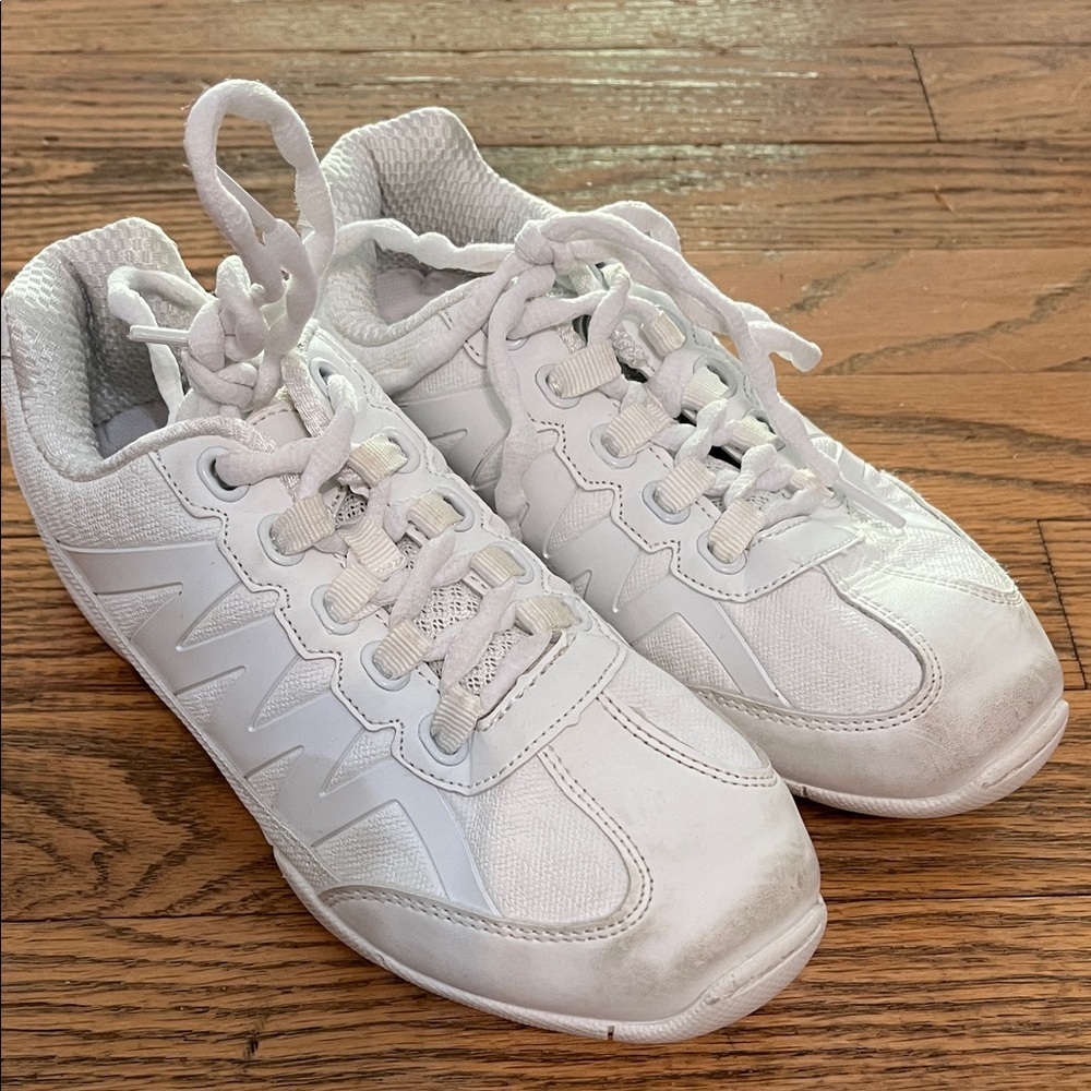 Kids White Athletic Sneakers - Comfortable Lace-Up Trainer